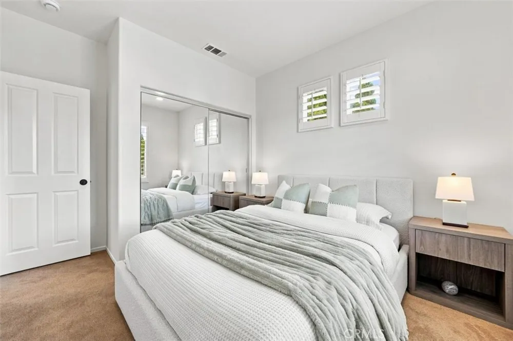 8 Dahlia Irvine, CA 92618