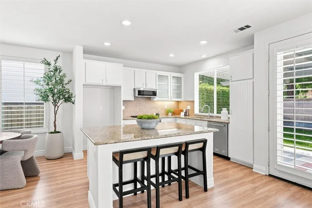 8 Dahlia Irvine, CA 92618