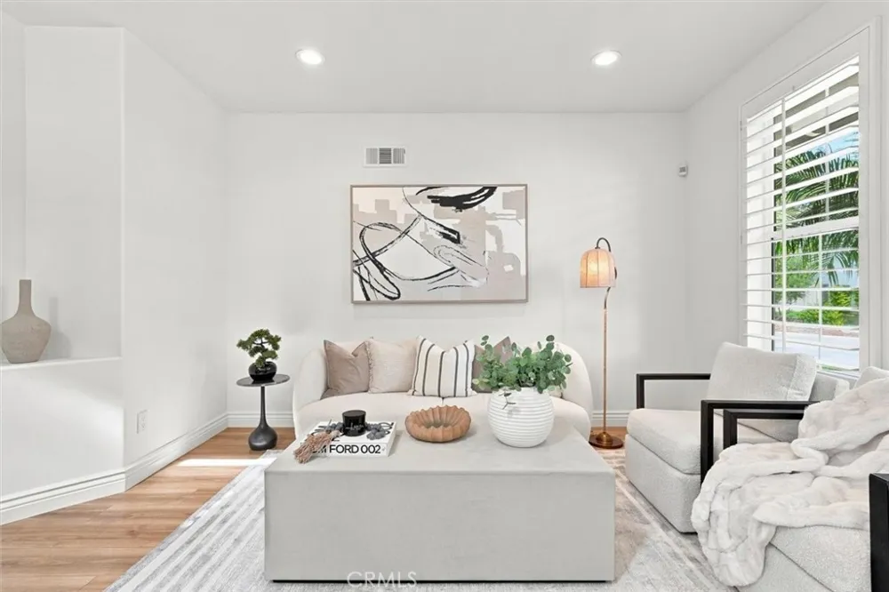8 Dahlia Irvine, CA 92618