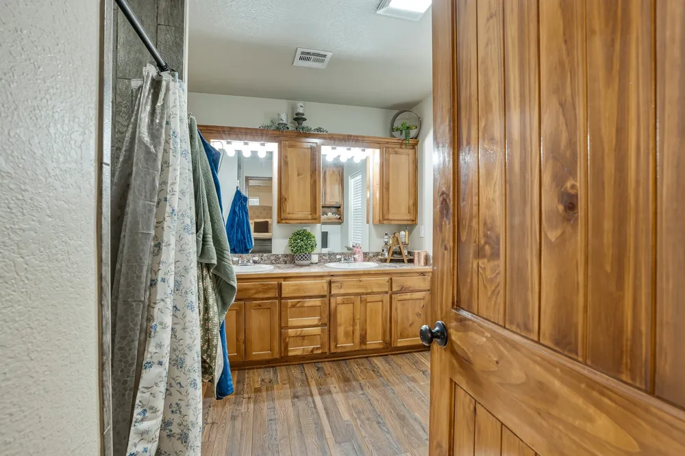 11067 County Road 1550 Road Ada, OK 74820