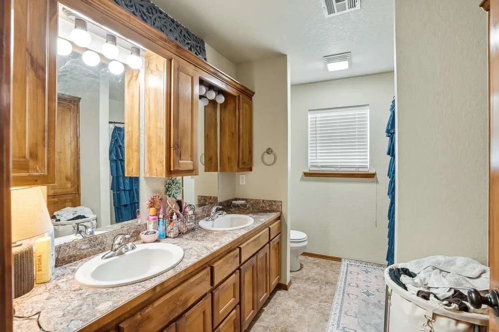 11067 County Road 1550 Road Ada, OK 74820