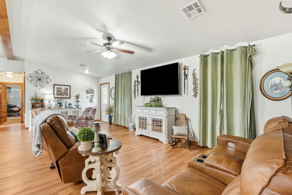 11067 County Road 1550 Road Ada, OK 74820