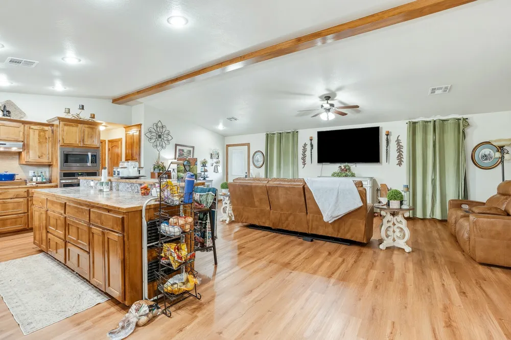 11067 County Road 1550 Road Ada, OK 74820