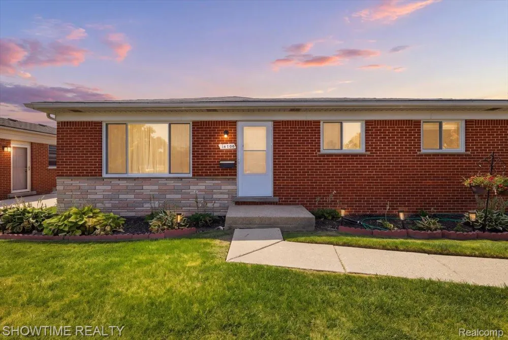 14706 Murthum Avenue Warren City, MI 48088