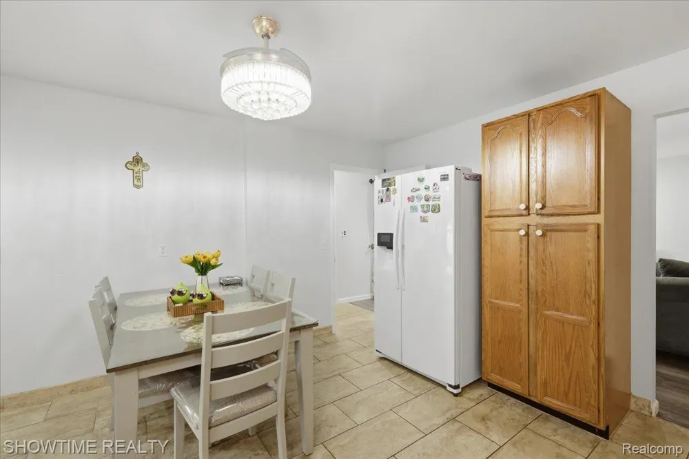 14706 Murthum Avenue Warren City, MI 48088
