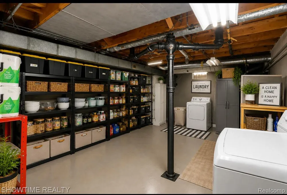 14706 Murthum Avenue Warren City, MI 48088