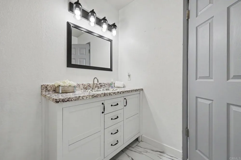 2131 Rose Fern Lane Ramona, CA 92065