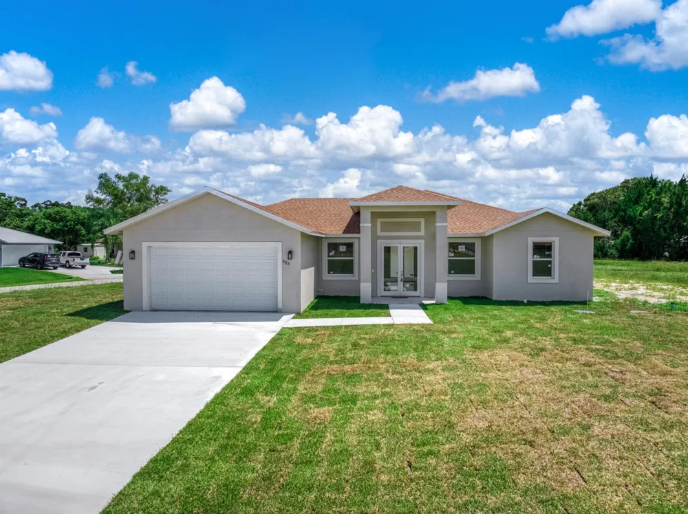 525 GLEN MAR CIRCLE Sebring, FL 33876