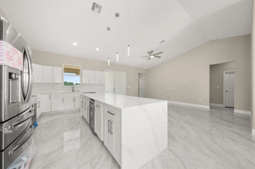 525 GLEN MAR CIRCLE Sebring, FL 33876