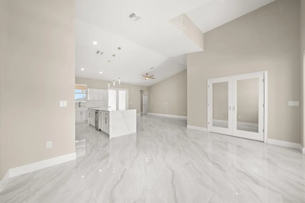 525 GLEN MAR CIRCLE Sebring, FL 33876