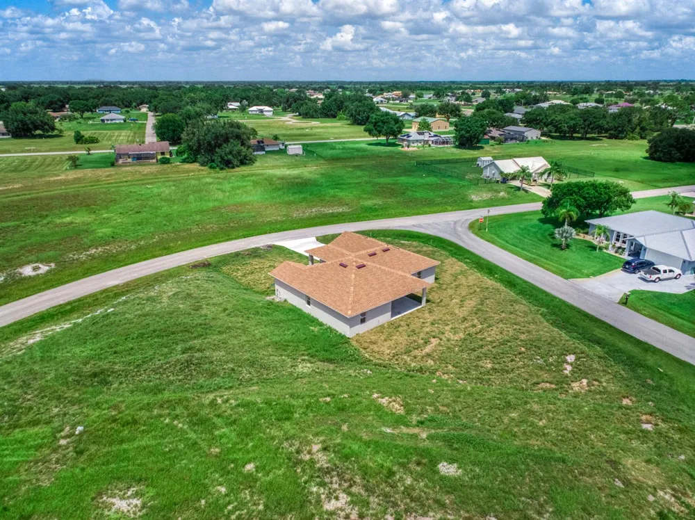 525 GLEN MAR CIRCLE Sebring, FL 33876