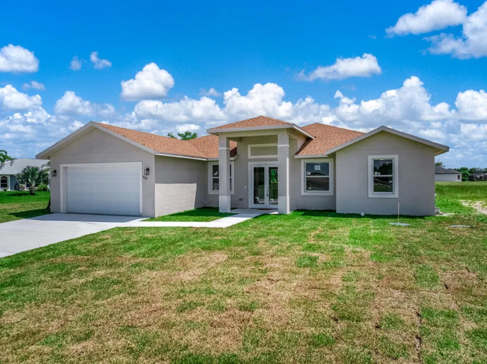 525 GLEN MAR CIRCLE Sebring, FL 33876