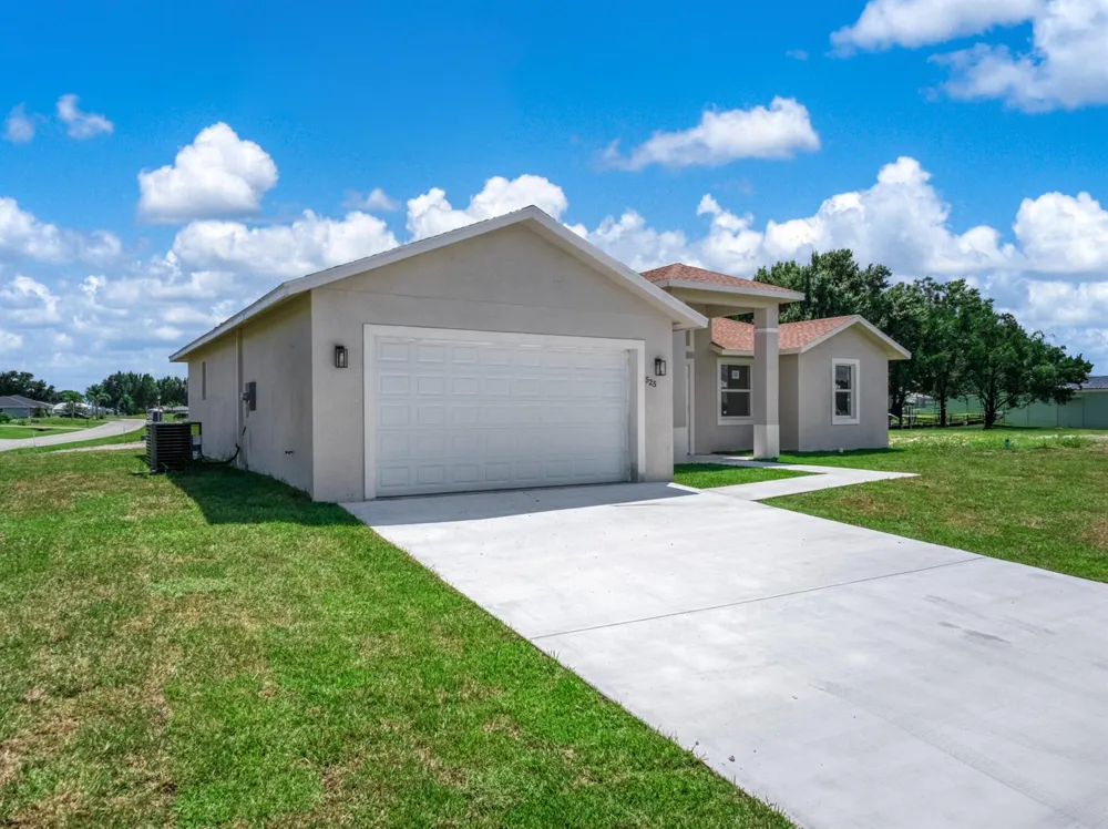 525 GLEN MAR CIRCLE Sebring, FL 33876