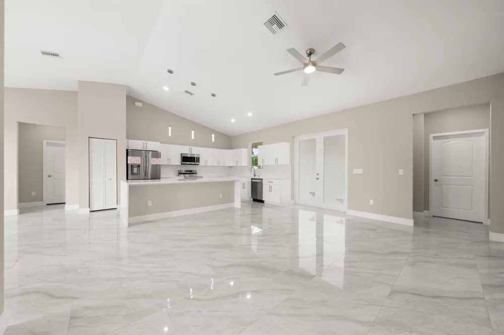 525 GLEN MAR CIRCLE Sebring, FL 33876