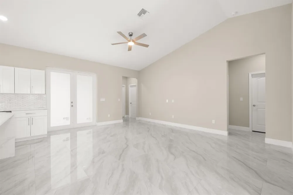 525 GLEN MAR CIRCLE Sebring, FL 33876
