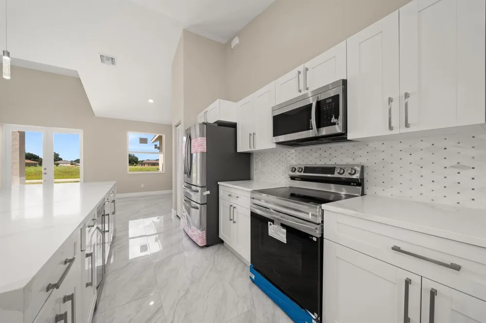 525 GLEN MAR CIRCLE Sebring, FL 33876
