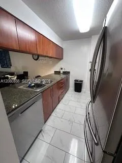 1200 Brickell Bay Dr #3304 Miami, FL 33131