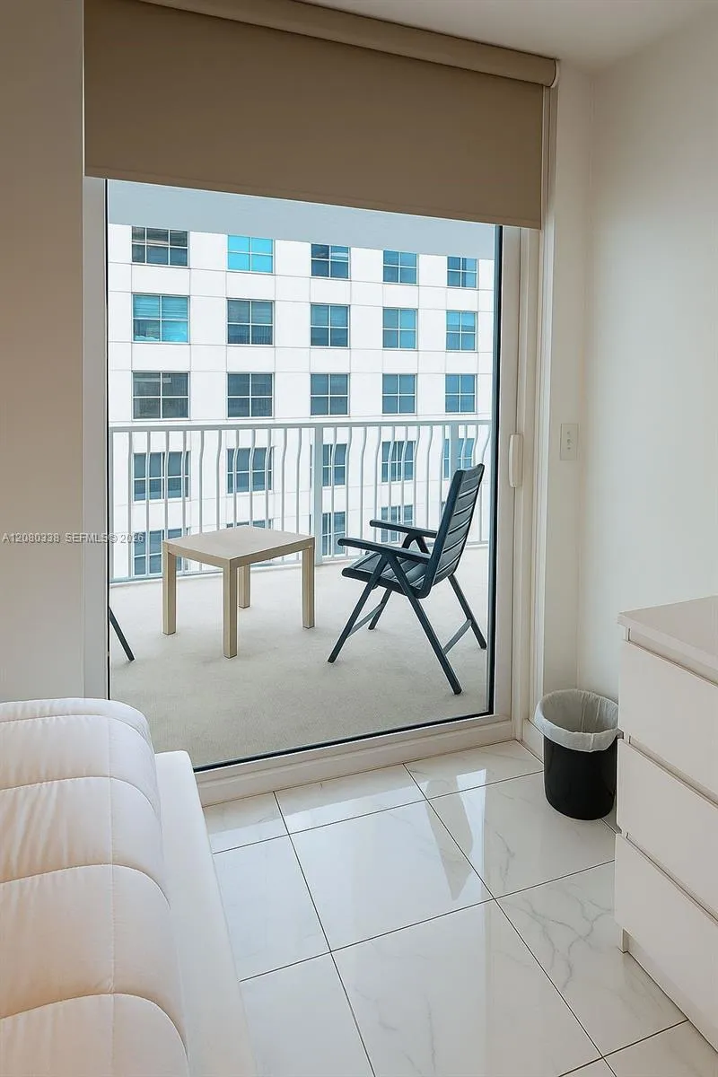 1200 Brickell Bay Dr #3304 Miami, FL 33131