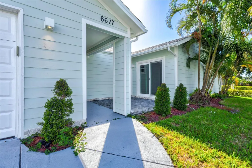 6617 MAUNA LOA BOULEVARD Sarasota, FL 34241
