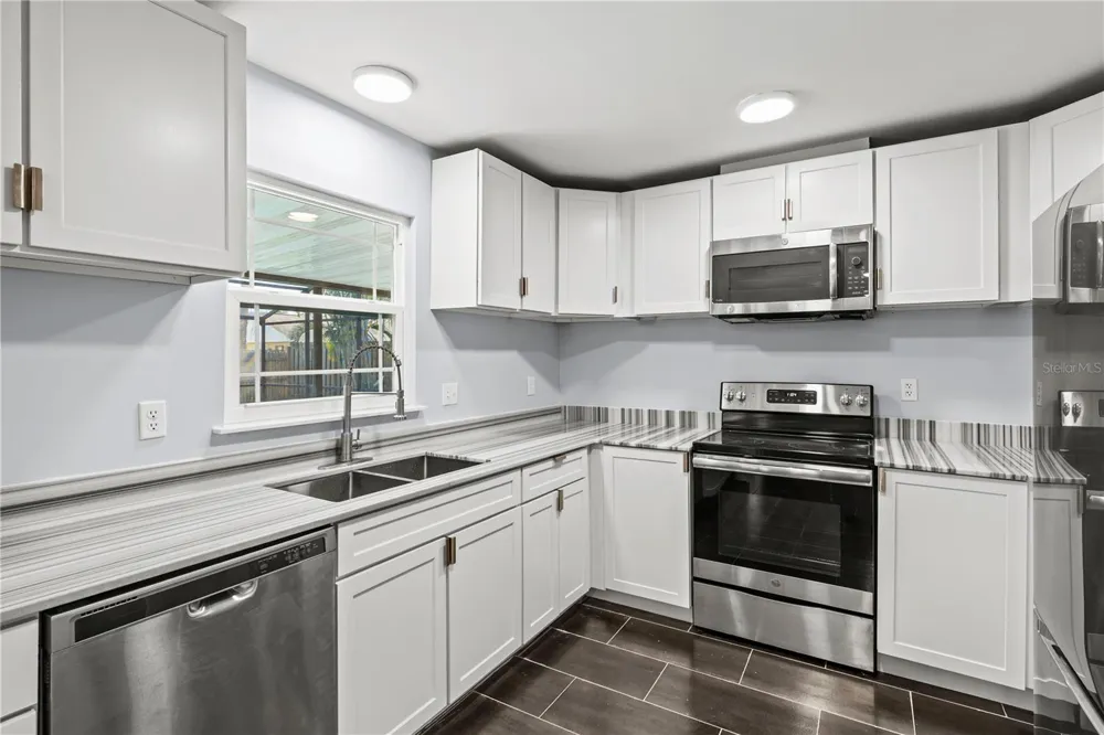 6617 MAUNA LOA BOULEVARD Sarasota, FL 34241
