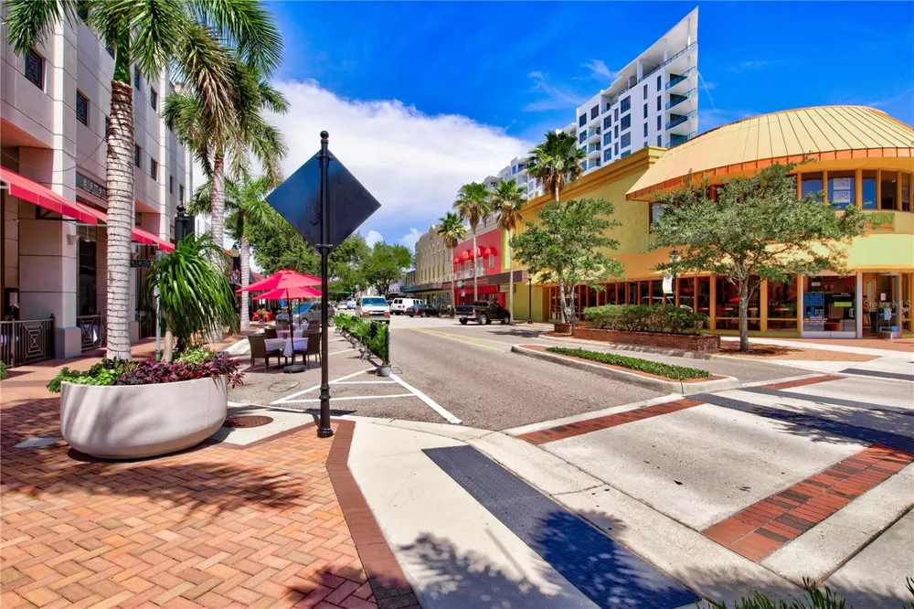 6617 MAUNA LOA BOULEVARD Sarasota, FL 34241