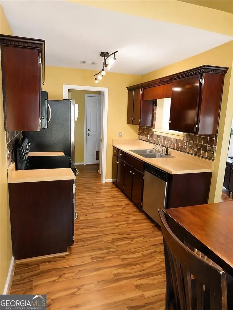 55 Alex DR Ellabell, GA 31308