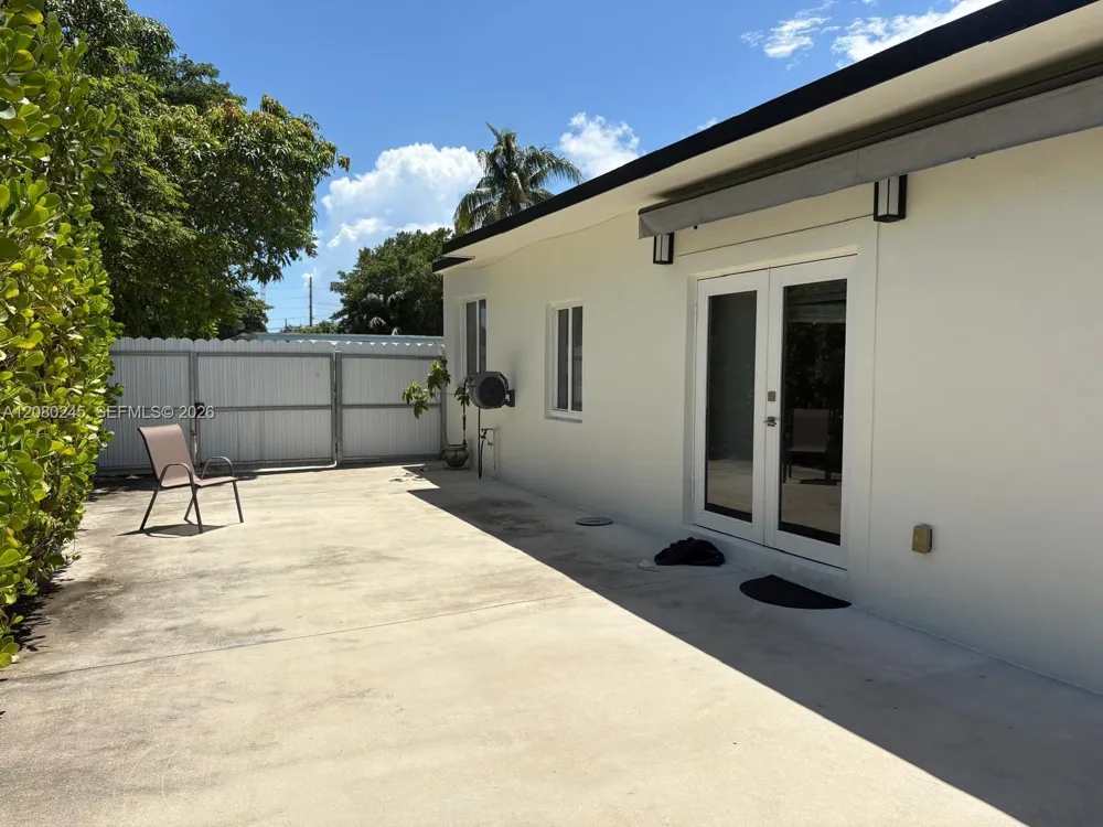 5911 SW 62nd Ter South Miami, FL 33143