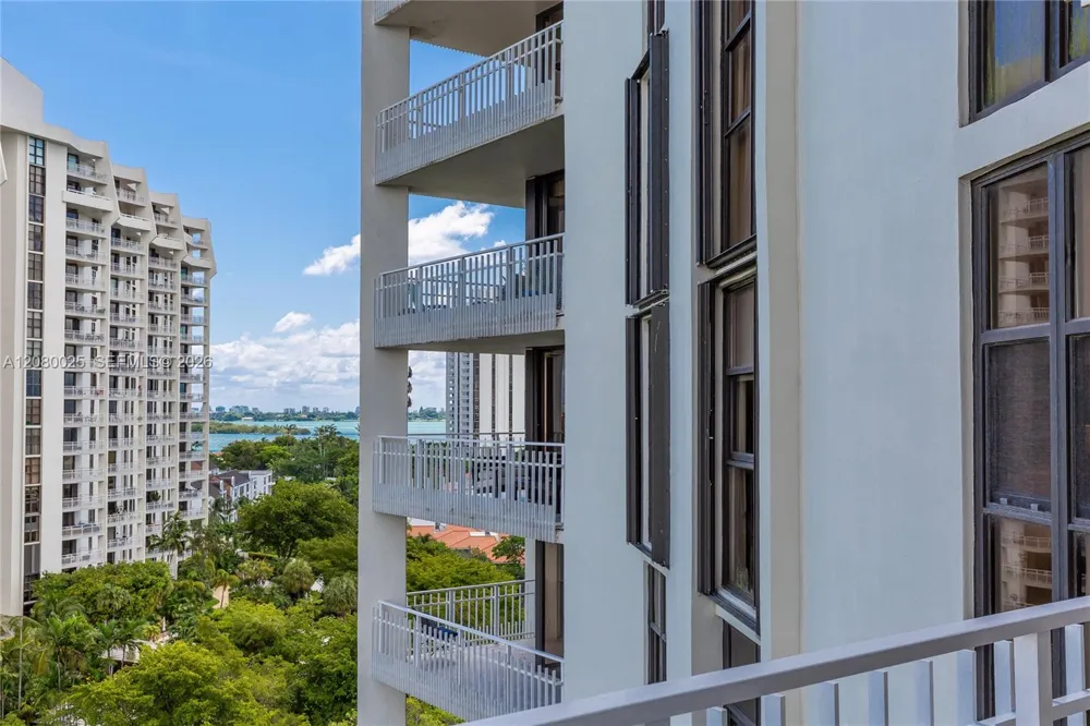 2000 Towerside Ter #1103 Miami, FL 33138