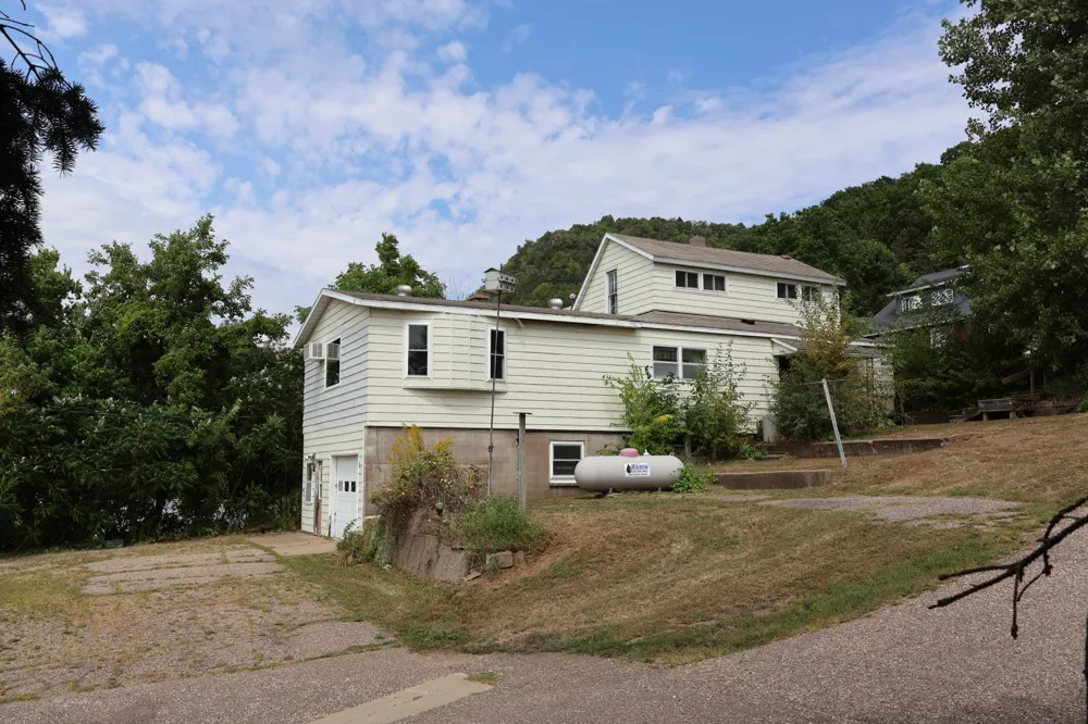 100 2nd Street Alma, WI 54610