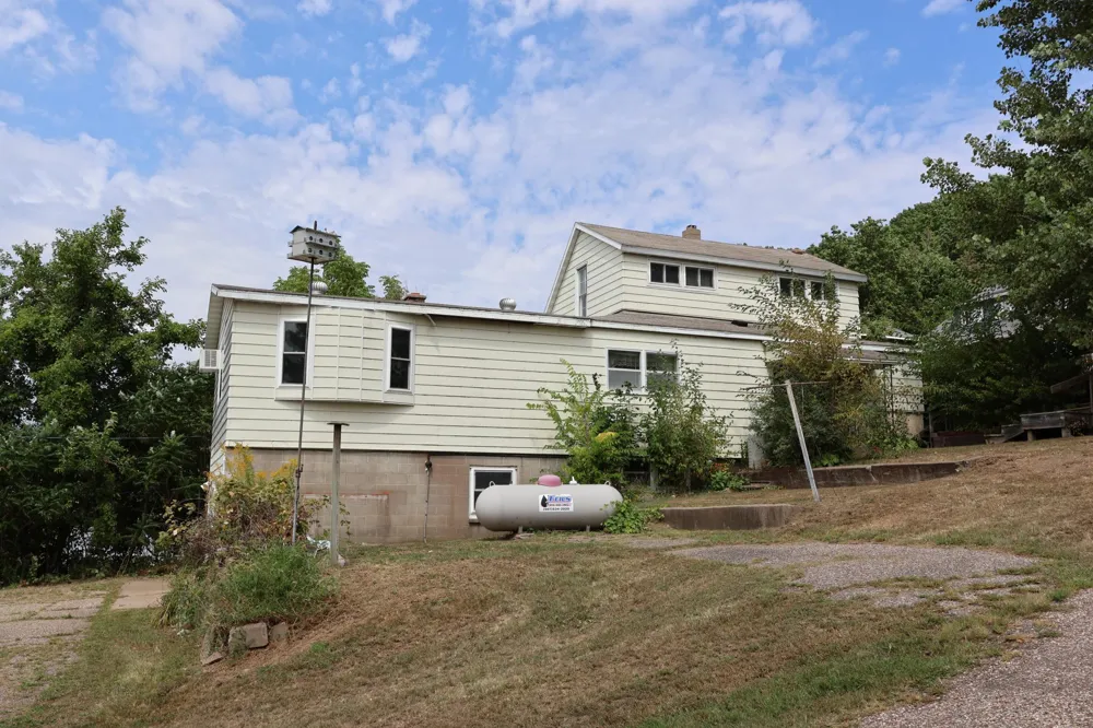100 2nd Street Alma, WI 54610