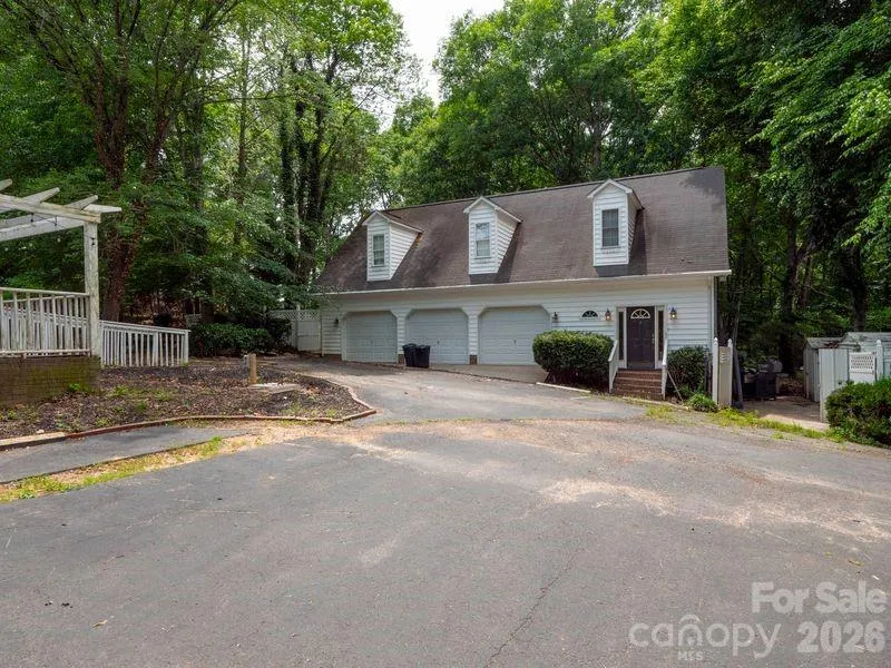 9124 and 9126 S Providence Road Waxhaw, NC 28173