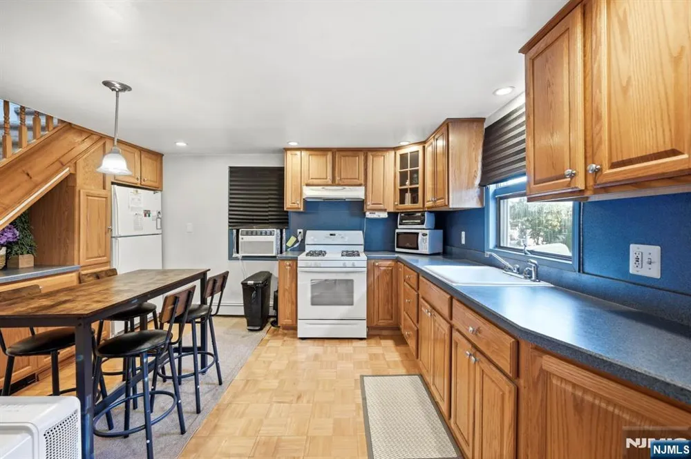 72 Arch Street Butlerugh, NJ 07405