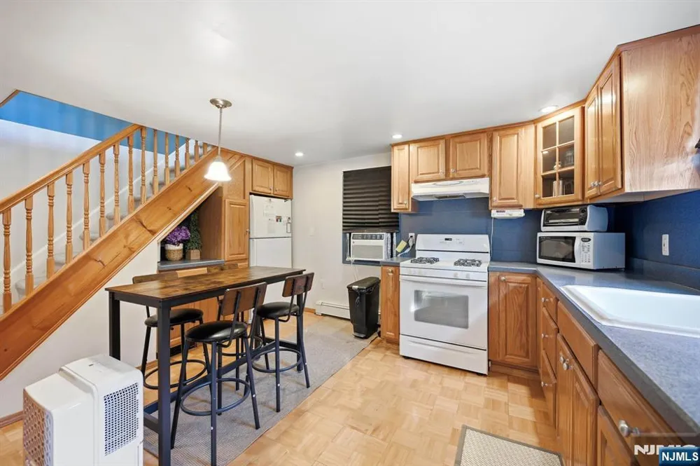 72 Arch Street Butlerugh, NJ 07405