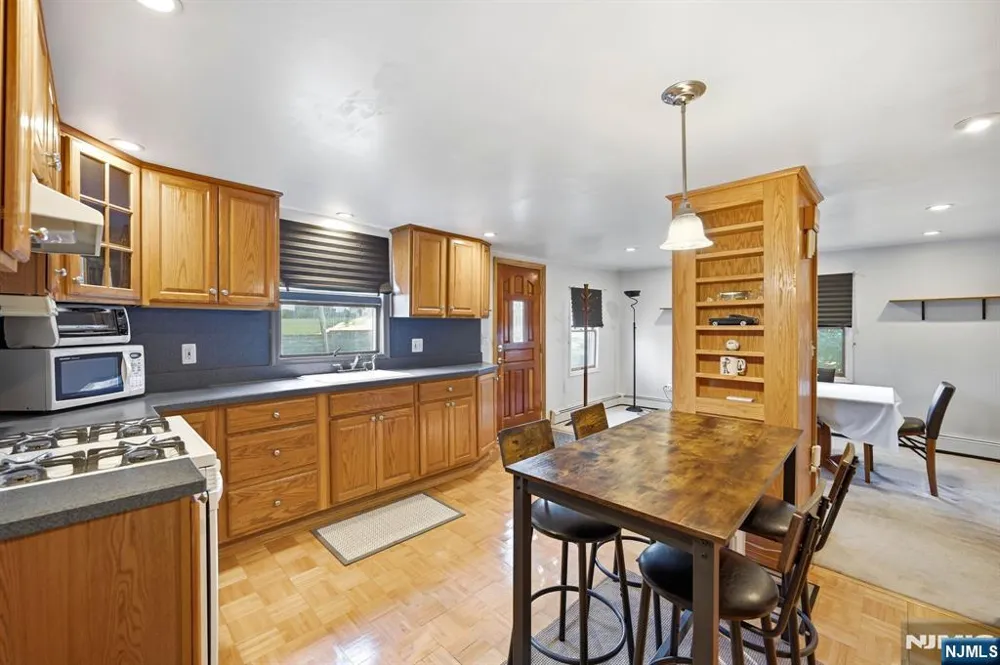72 Arch Street Butlerugh, NJ 07405