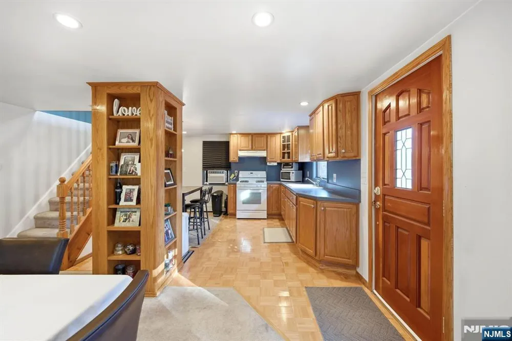 72 Arch Street Butlerugh, NJ 07405