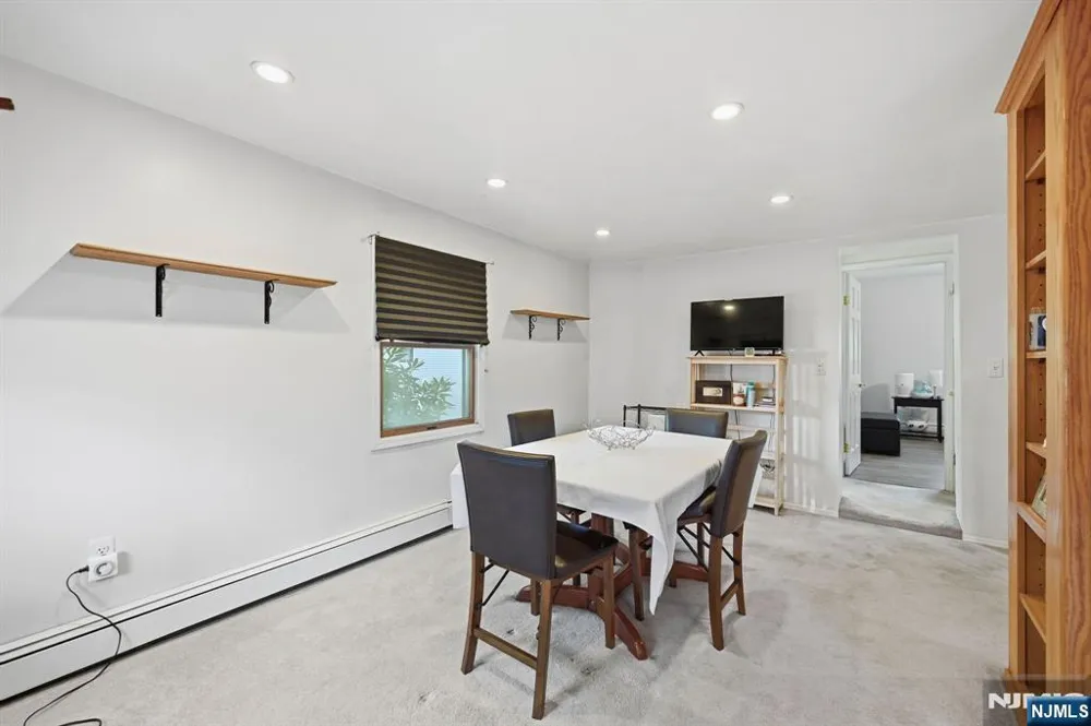 72 Arch Street Butlerugh, NJ 07405