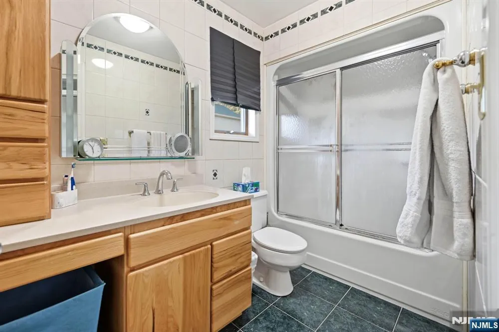 72 Arch Street Butlerugh, NJ 07405