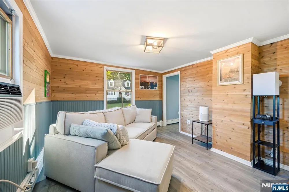 72 Arch Street Butlerugh, NJ 07405