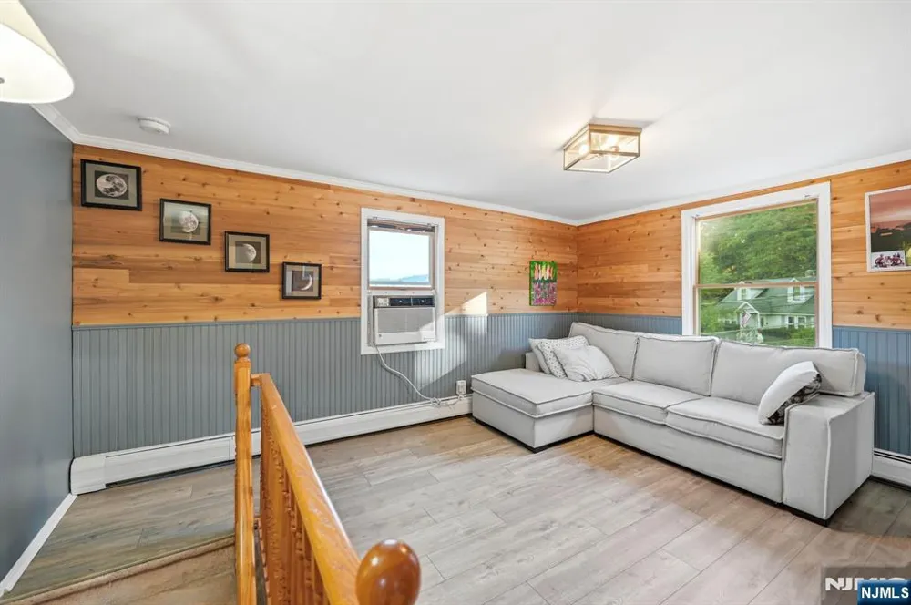 72 Arch Street Butlerugh, NJ 07405
