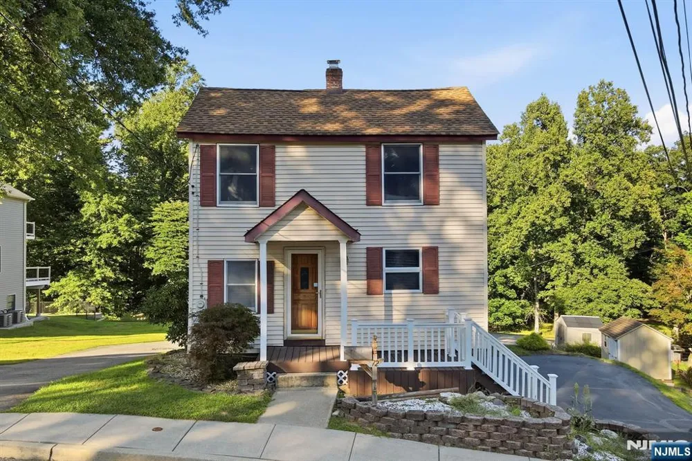 72 Arch Street Butlerugh, NJ 07405