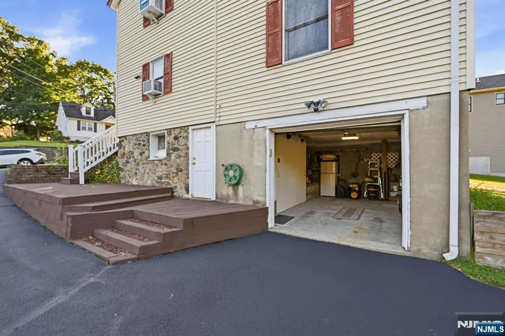 72 Arch Street Butlerugh, NJ 07405