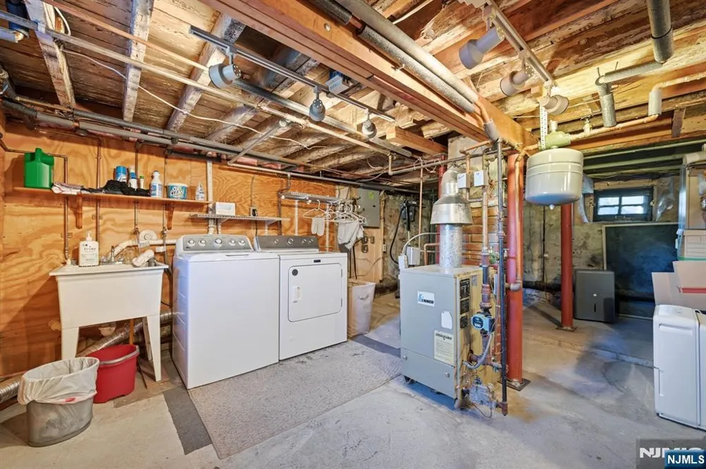 72 Arch Street Butlerugh, NJ 07405