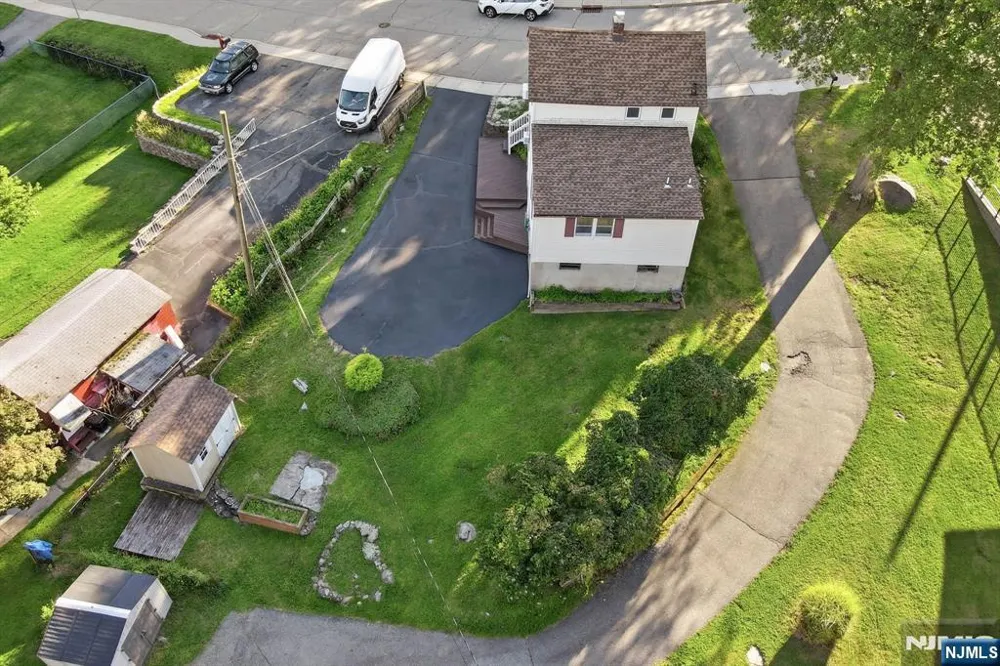 72 Arch Street Butlerugh, NJ 07405