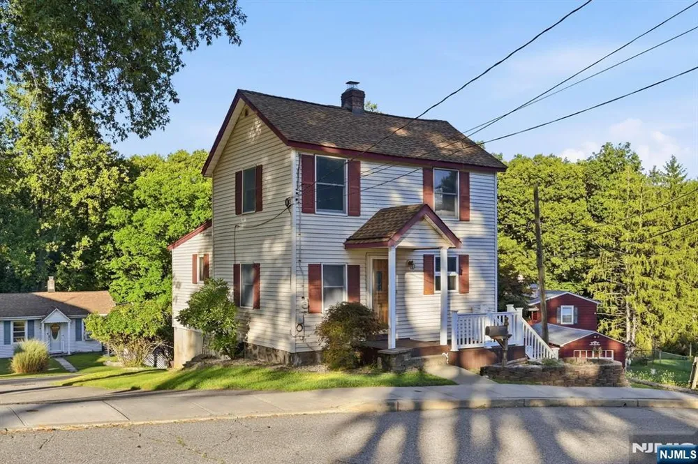 72 Arch Street Butlerugh, NJ 07405