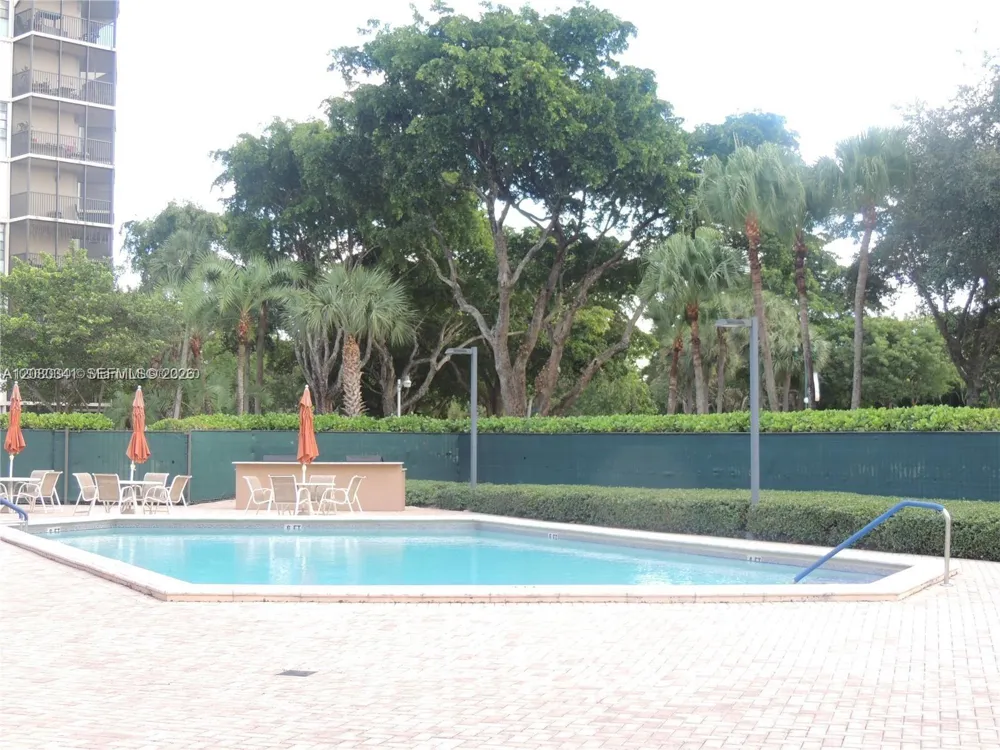 3101 Country Club Dr #107 Aventura, FL 33180