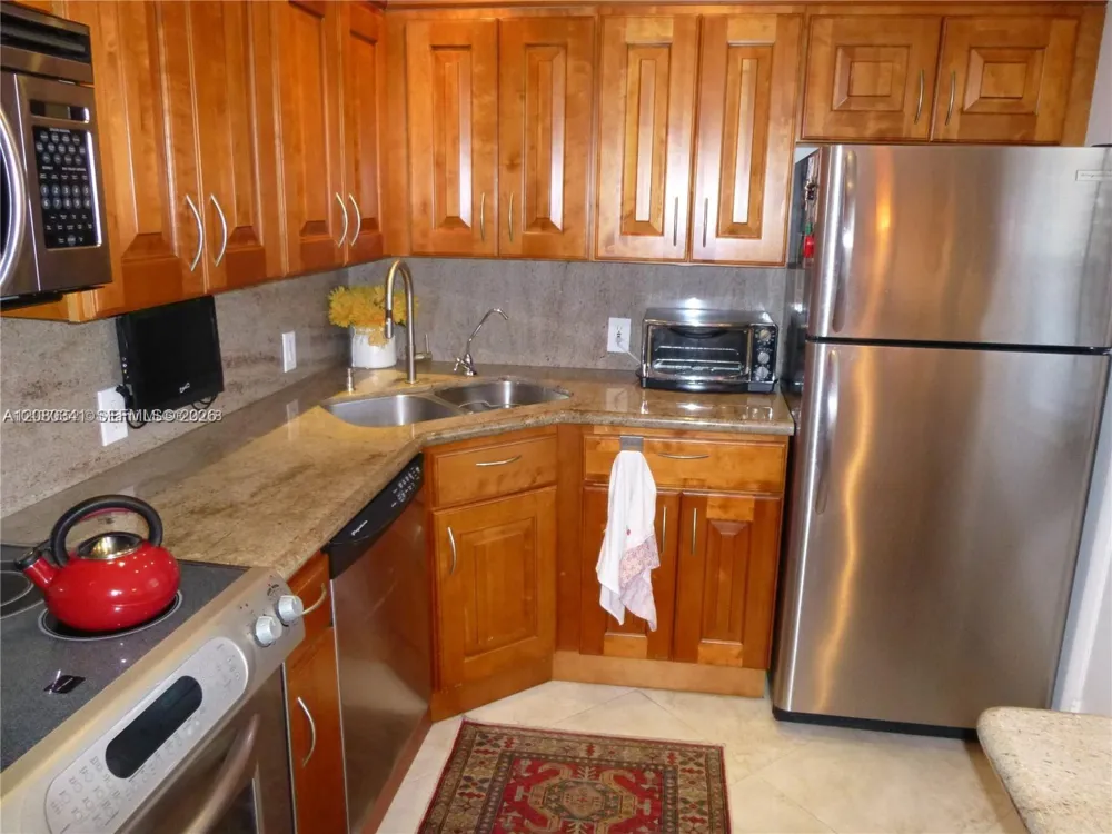 3101 Country Club Dr #107 Aventura, FL 33180