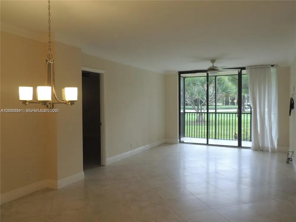 3101 Country Club Dr #107 Aventura, FL 33180
