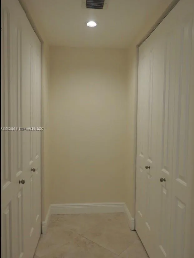 3101 Country Club Dr #107 Aventura, FL 33180