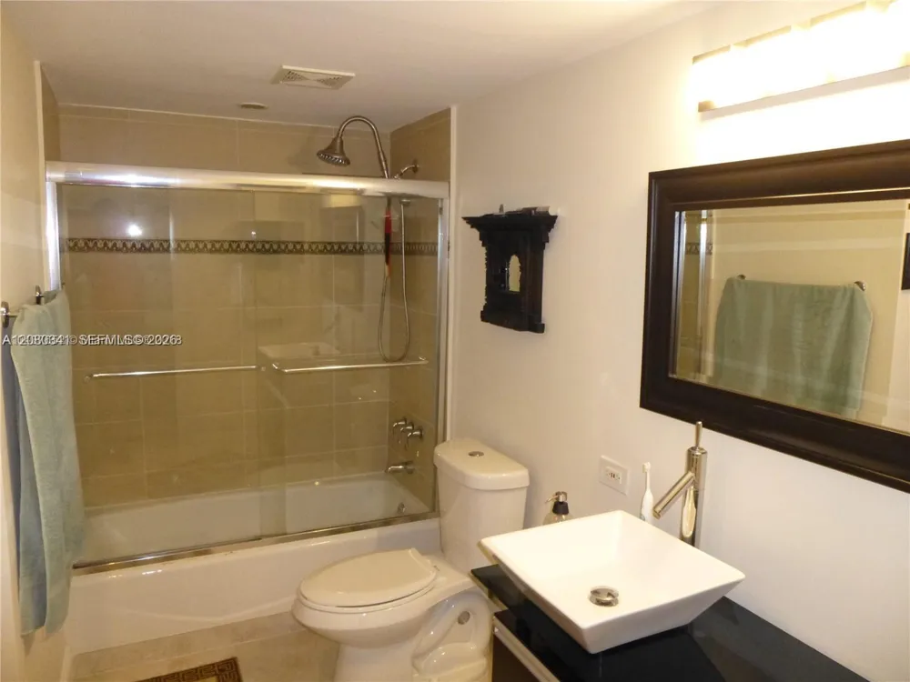 3101 Country Club Dr #107 Aventura, FL 33180