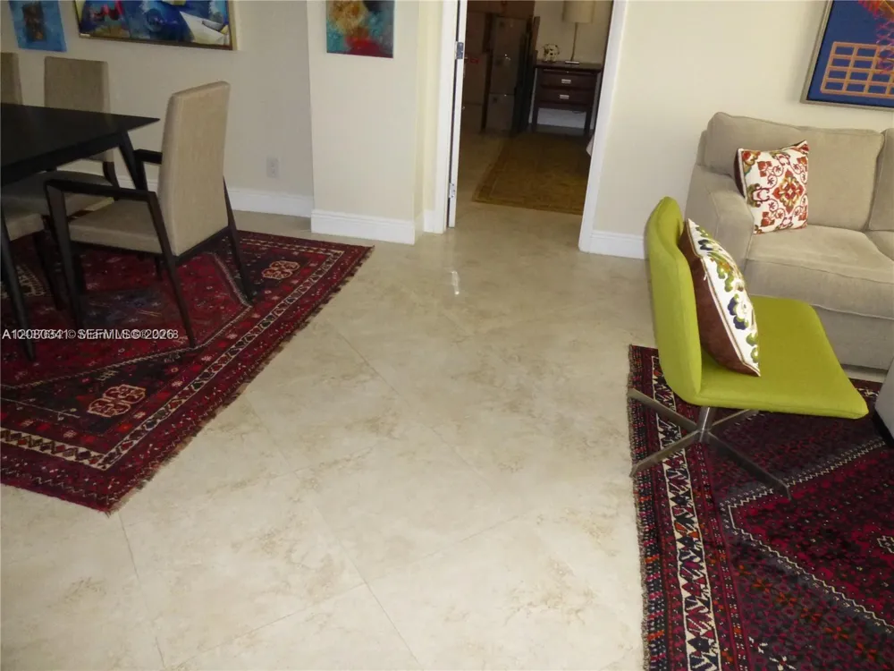 3101 Country Club Dr #107 Aventura, FL 33180